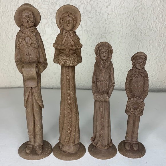 TNT Holiday Tnt Unfinished Victorian Family Of Four Carolers Resin